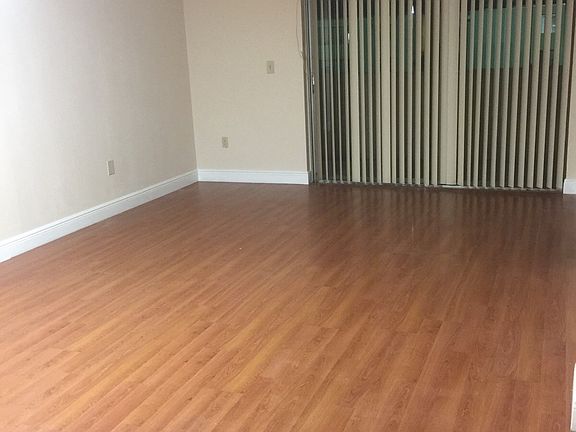 5th image of 10000 NW 80th Ct #2959