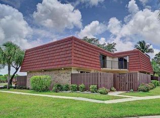 8401 Trent Ct, Boca Raton, FL 33433