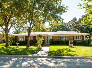 6400 Dovenshire Ter, Fort Worth, TX 76112