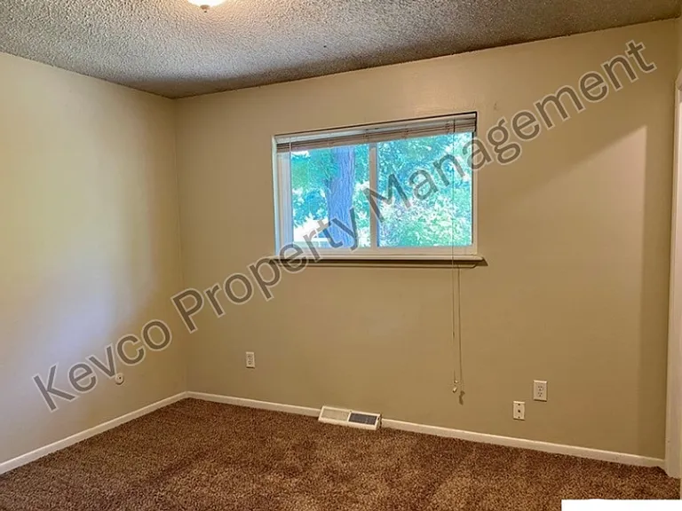 2506 Timber Ct — Photo 8