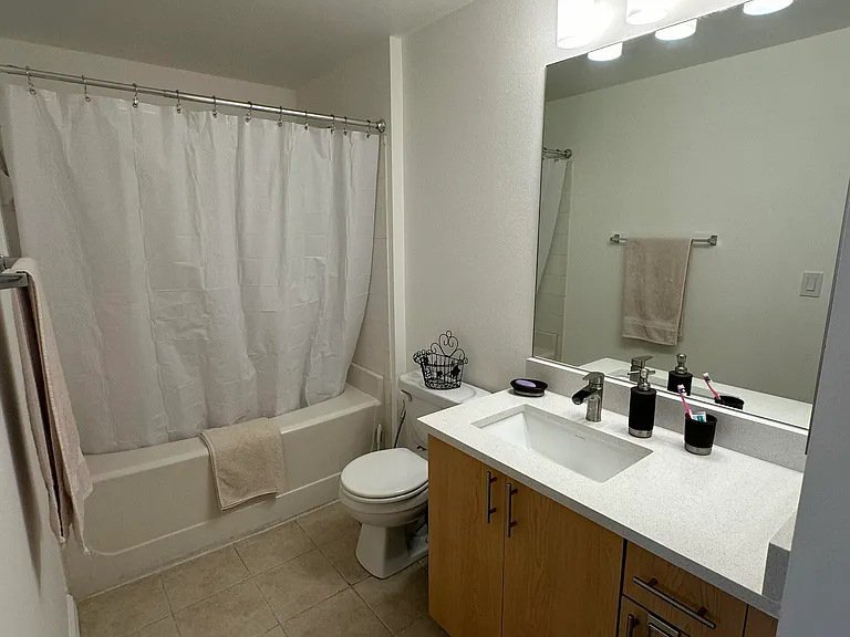 533 NE 3rd Ave #527 — Photo 8