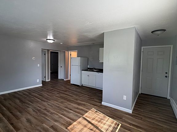 2nd image of 440 W Calumet St APT 1