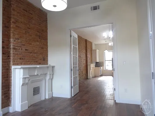 Rented by Blue Egg Realty Corp | media 29