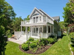 29 Pine Hill Rd S, Cape Neddick, ME 03902