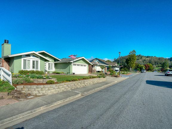 3rd image of 1562 Mizzen Ln