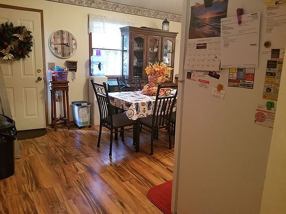 4th image of 706 Oil St
