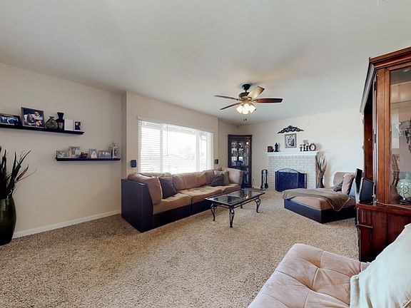 3rd image of 2033 Saint Andrews Dr