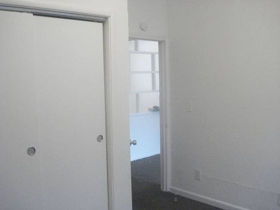 Spacious Bdrm w/closet