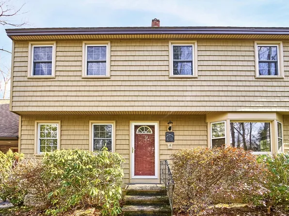 9 Cambridge Rd, Bedford, NH 03110