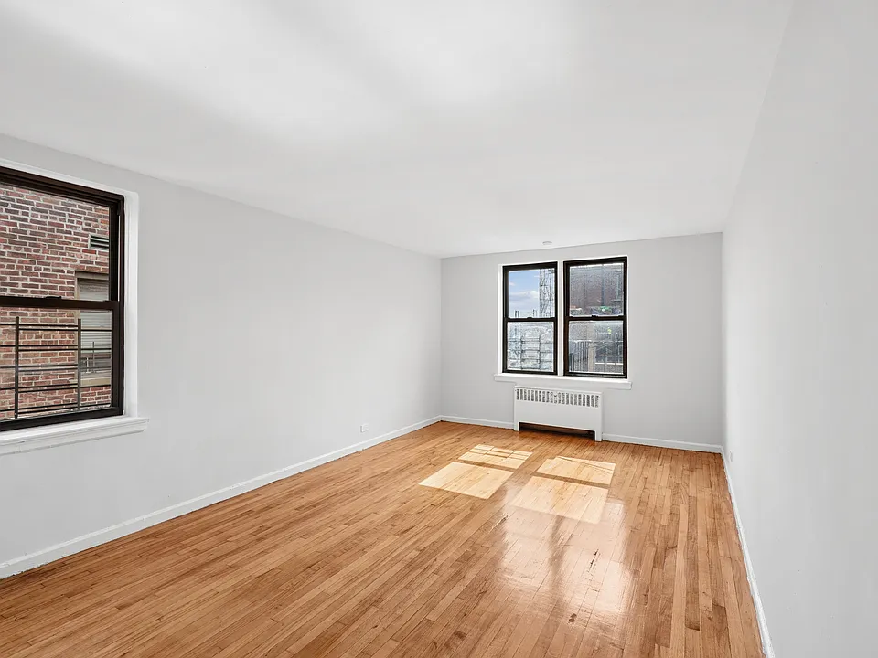 930 Sheridan Ave #7L