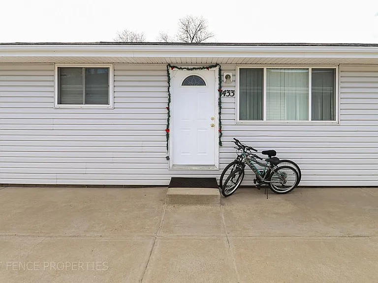 1433 Juliana Ct — Photo 1
