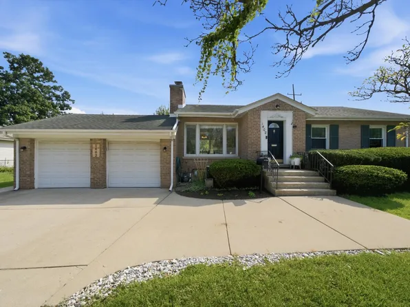 1402 E Evergreen St, Wheaton, IL 60187