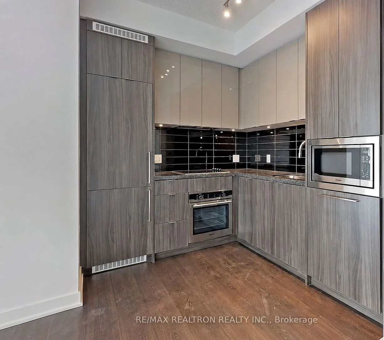 2 bed, $1,900 — Photo 3