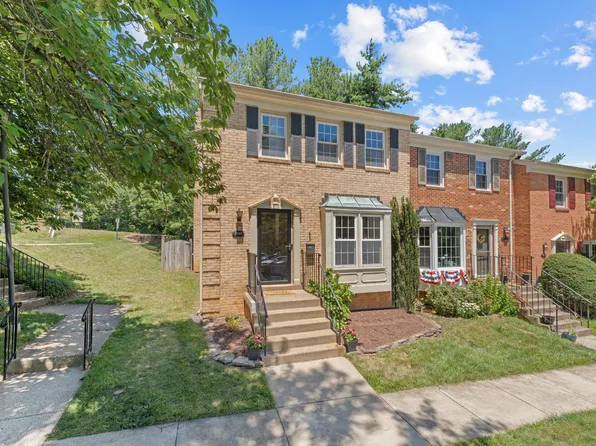 7428 Chummley Ct, Falls Church, VA 22043