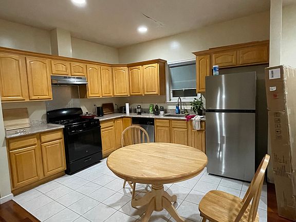 3rd image of 10 Olean Ave #103