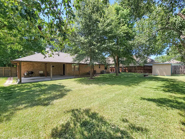 10282 Valley Dr S — Photo 41