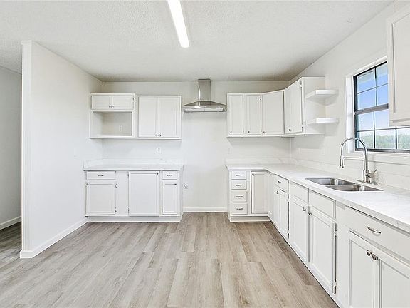 3rd image of 8769 Delta Place Rd
