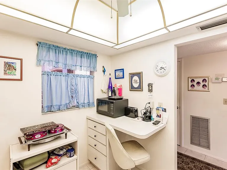 1540 Glen Oaks Dr E #B-221 — Photo 5