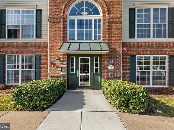 2nd image of 593 Cawley Dr #3-1D