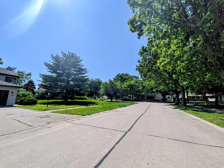 515 Clearwater Dr — Photo 7