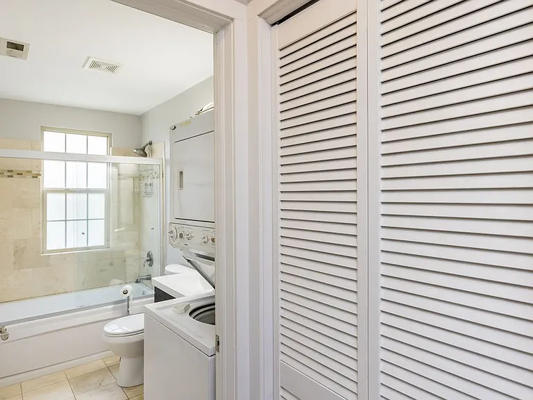 232 S Monroe Ave #UPSCALE LOFT — Photo 9