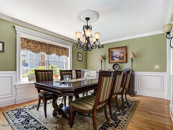 5th image of 88 Peacock Pl