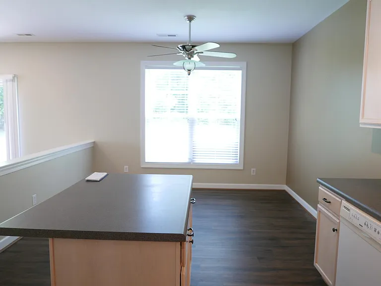 1720 Clay Dr — Photo 14