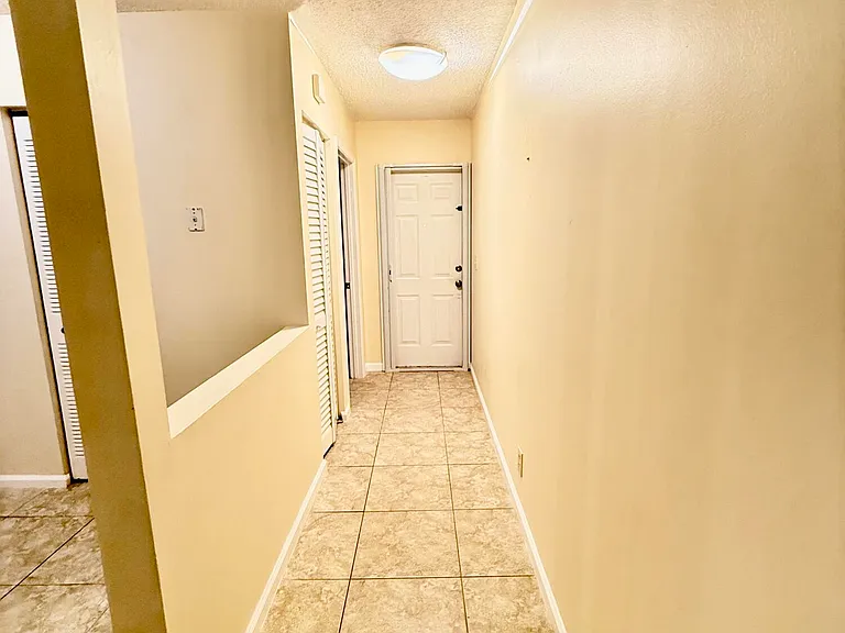 3080 Inglewood Ter — Photo 3
