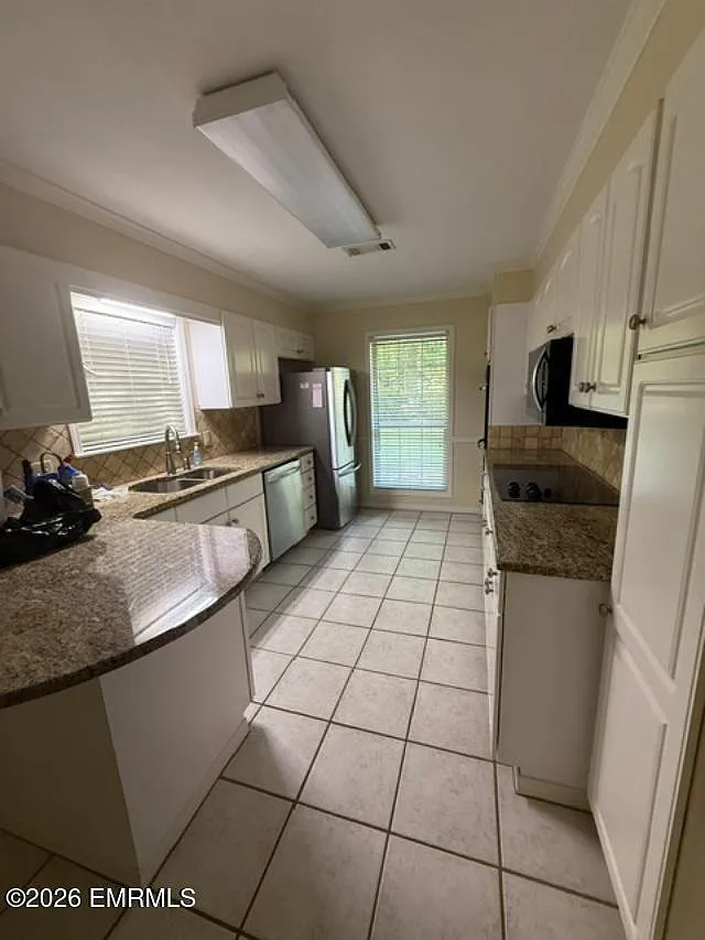 4 bed, 3.0 bath, $2,500 — Photo 4