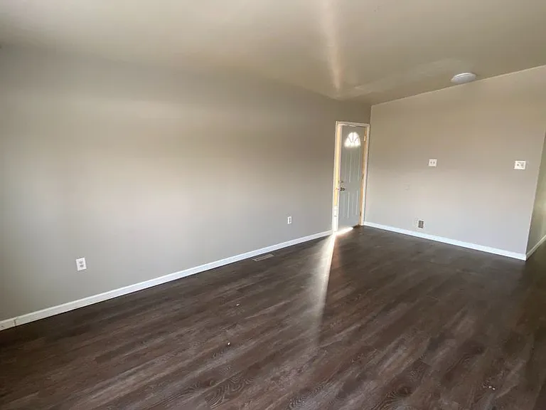 1583 Harrington Loop — Photo 10