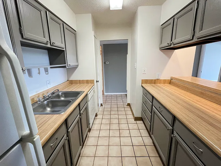 Indian Lookout Apartments — Photo 24