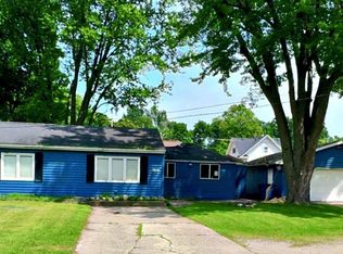 1922 Mitchell St, Oshkosh, WI 54901