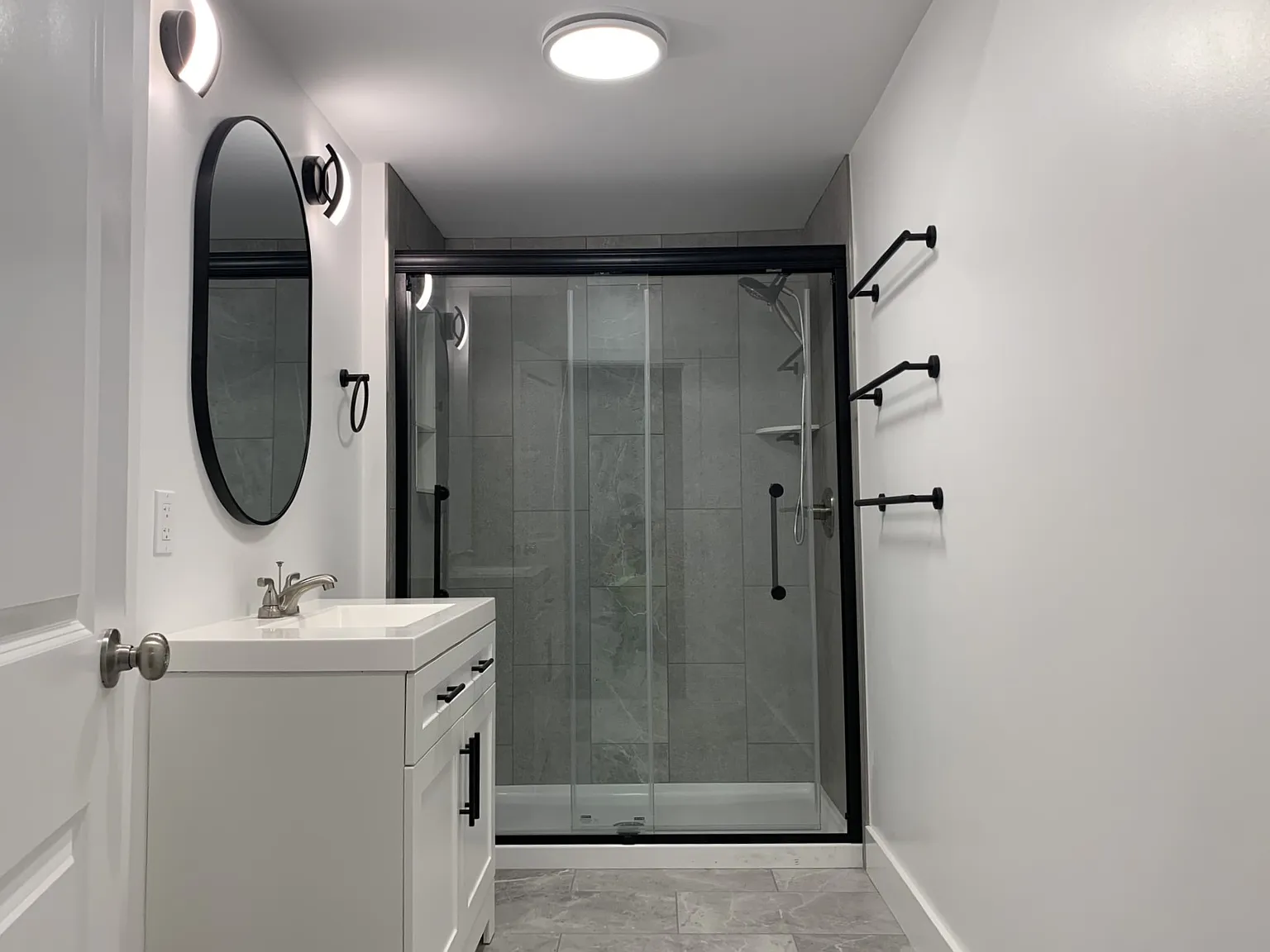3 bed, 1300 sqft, $3,700 — Photo 3
