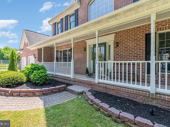 4th image of 54 N Forest Dr