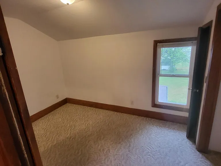 205 W State St — Photo 7