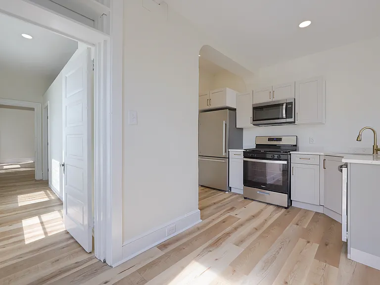 536 W James St #2 — Photo 8