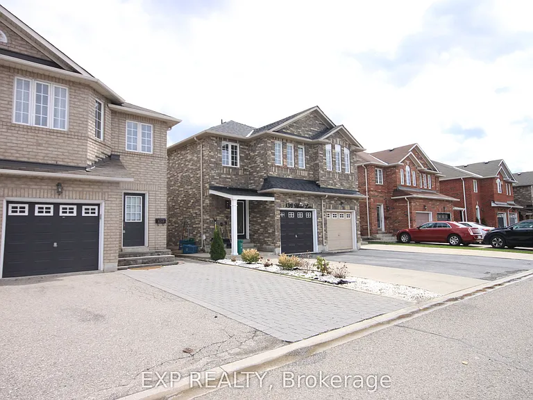 1318 Mowat Ln — Photo 2