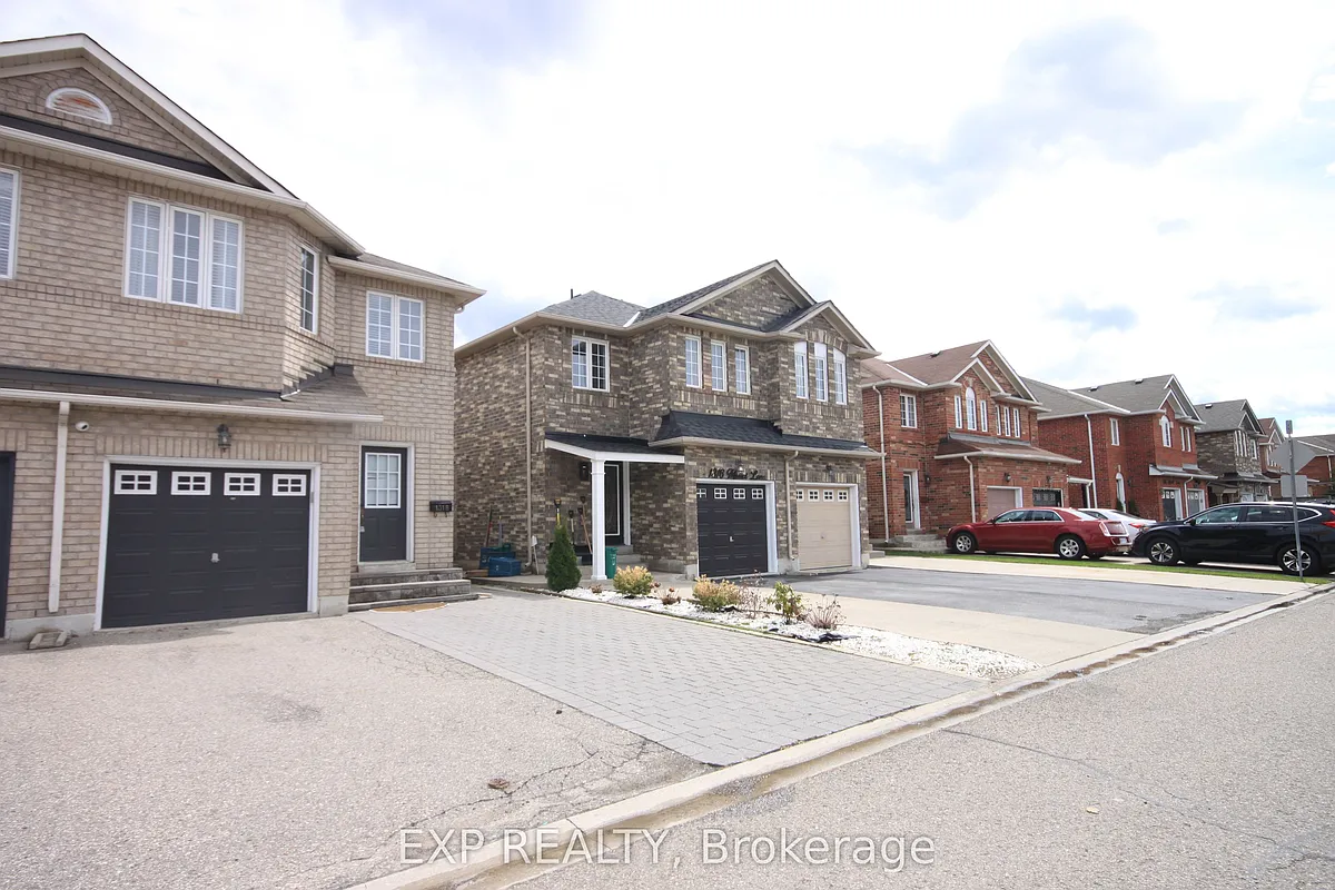 Building Photo - 1318 Mowat Ln