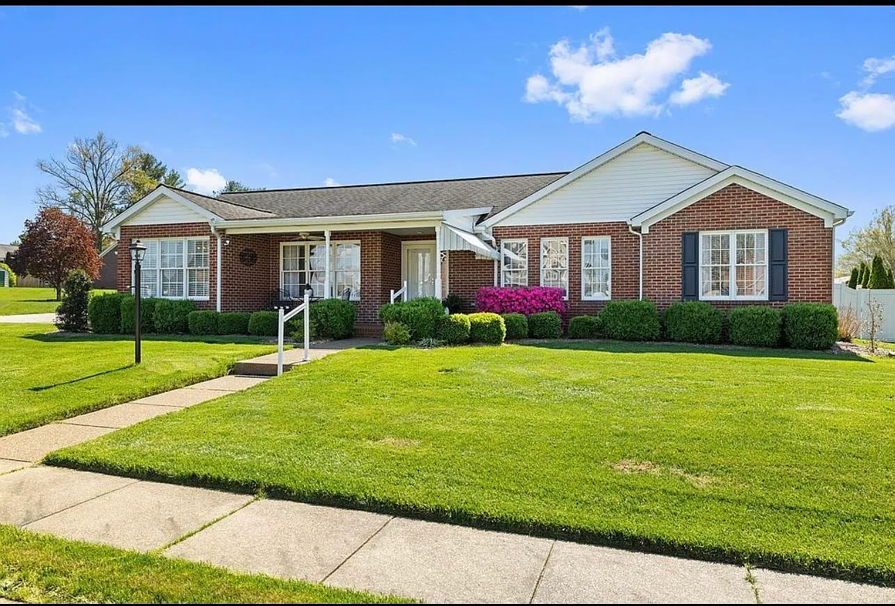 2530 Irish Ivy Ln photo 1