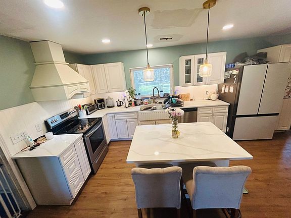 2nd image of 2090 Little Lamb Rd.