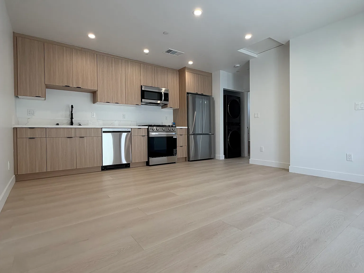 2 bed, $3,250 — Photo 3