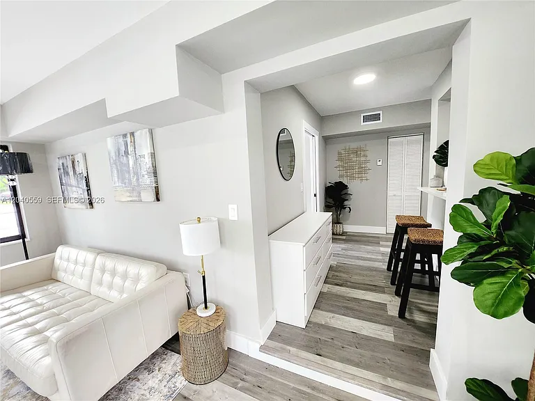 1920 SW 4th Ave #2 — Photo 6