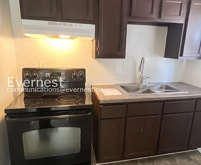 4877 Norwich Pl — Photo 2
