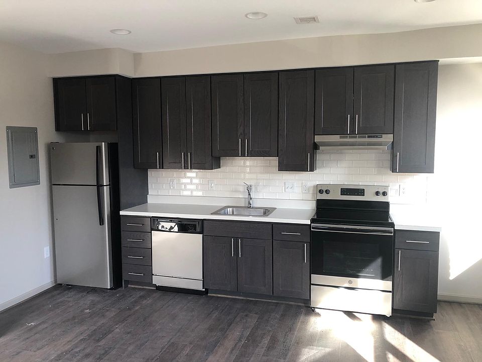 1st image of 3472 N Illinois St #106