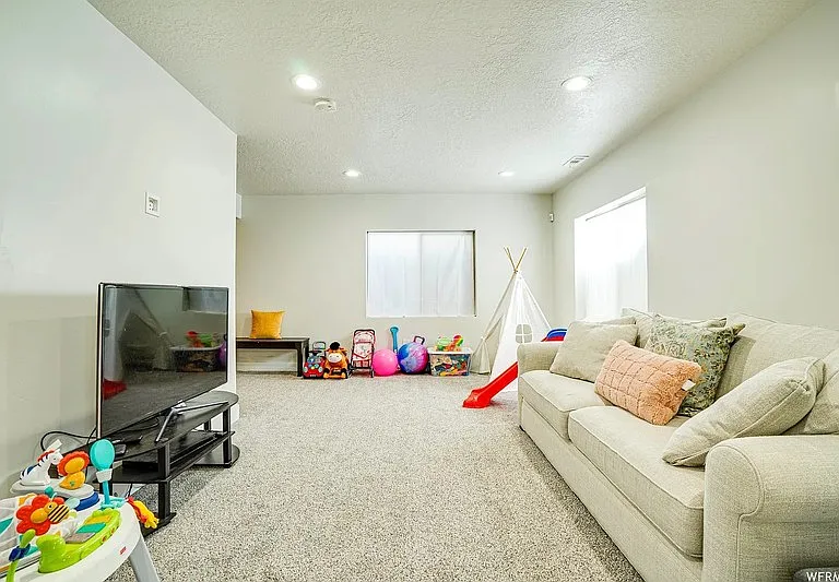 789 W Star Spangled Dr — Photo 27