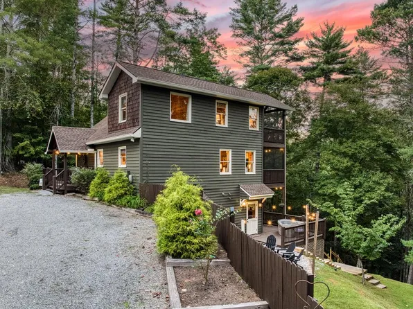 144 Clark Dr, Ellijay, GA 30540