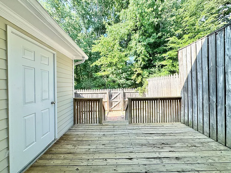 3716 Greenes Xing — Photo 21
