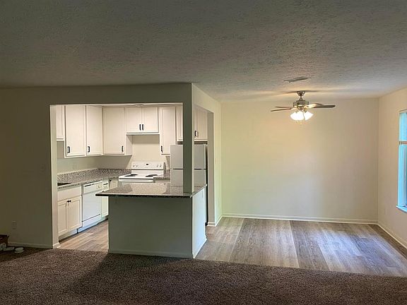 2nd image of 5468 Beechmont Ave #D01