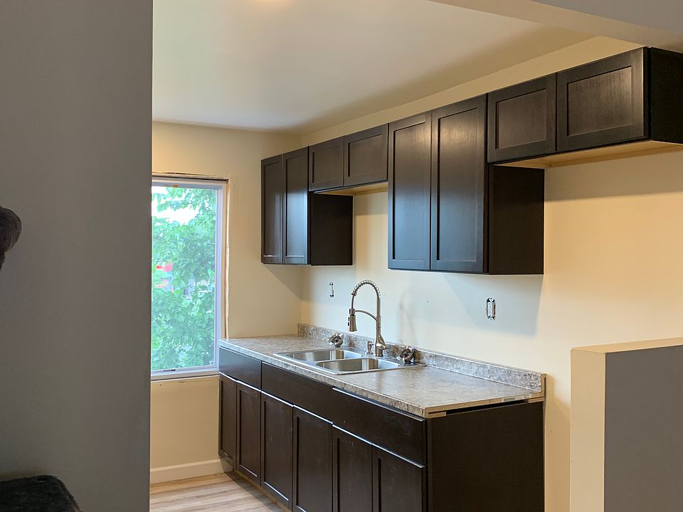 2nd image of 6200 Grayton Rd #6202