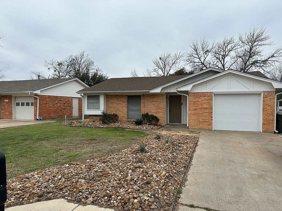 1st image of 1501 Broadmoor Dr